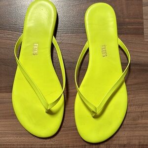 TKEES sandals